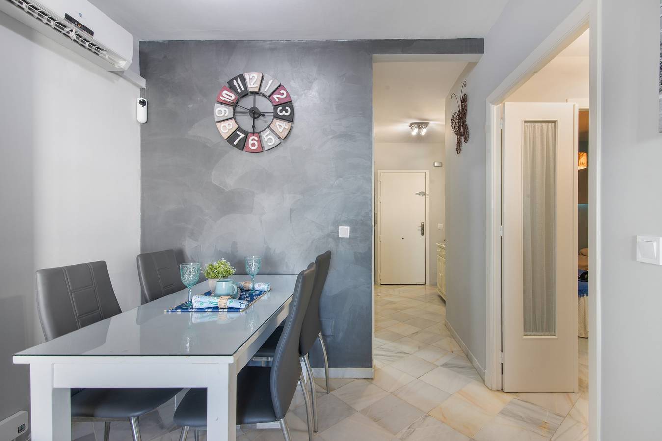 Ganze Wohnung, Ferienwohnung 'El Portil' mit Gemeinschaftspool, Wi-Fi und Klimaanlage in Punta Umbría, Costa de la Luz