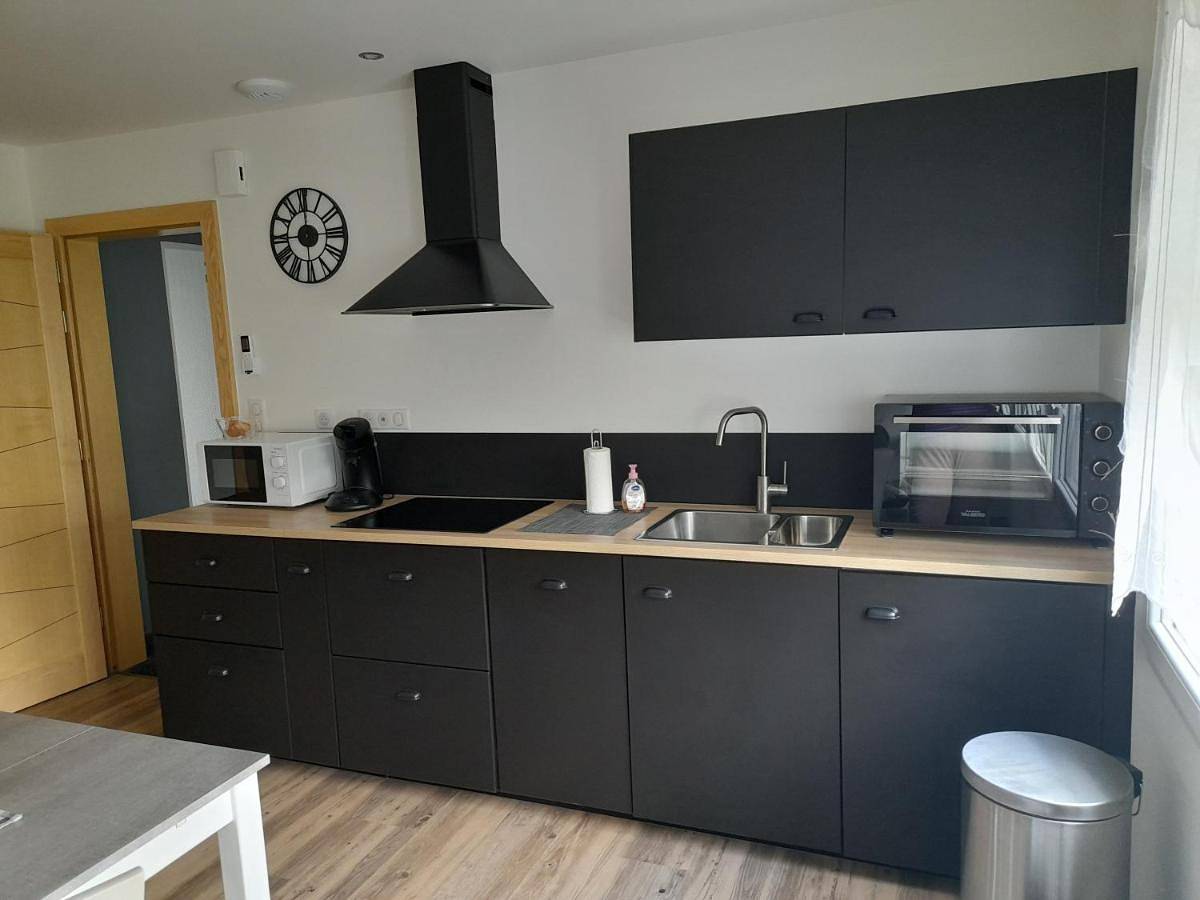 Appartement entier, One-Bedroom Apartment in Contrexéville, Neufchâteau