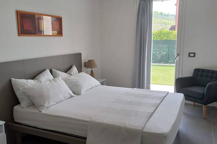 Ferienwohnung für 4 Personen, mit Terrasse und Garten sowie Pool in Garda - 3