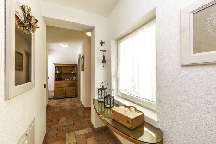 Apartamento vacacional entero, Apartamento de vacaciones para 6 personas con balcón in Canazei, Dolomiti Superski