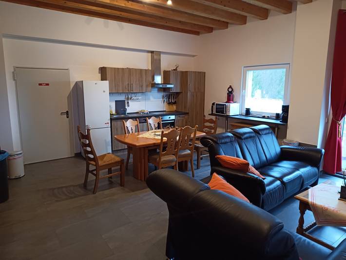 Ganze Ferienwohnung, Sonnenhof, Ferienwohnung Obergeschoss in Weilmünster, Landkreis Limburg-Weilburg