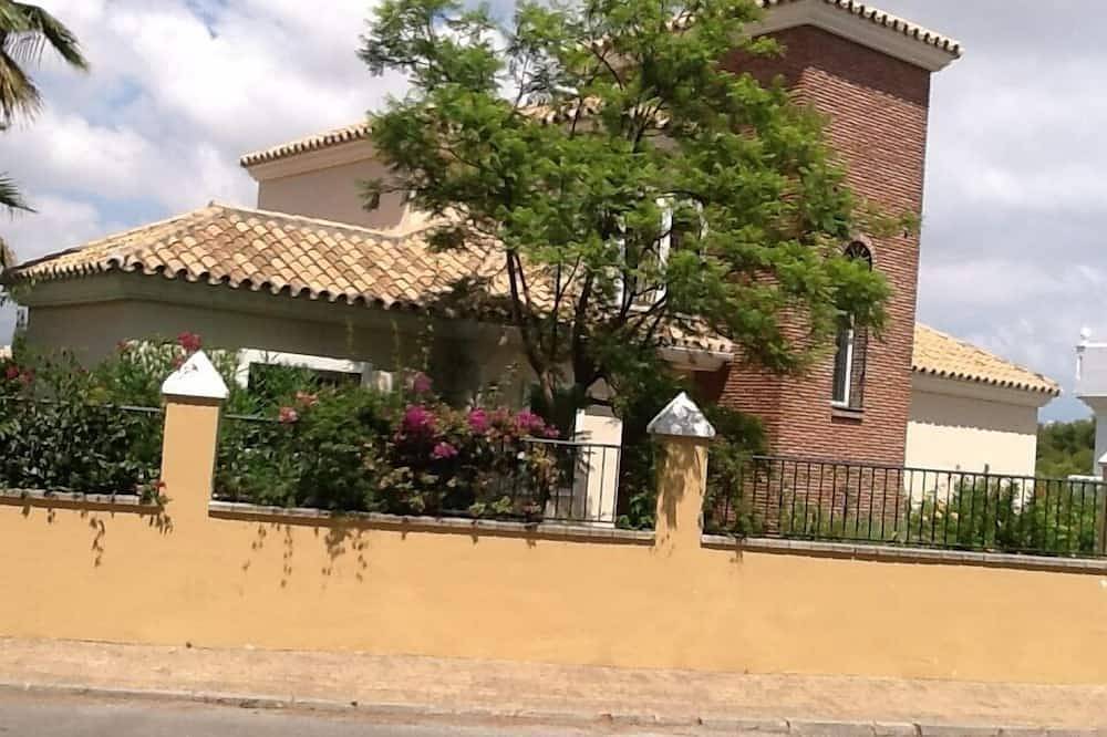 Villa for 6 People in La Cala de Mijas, Mijas