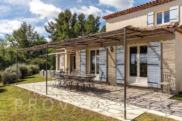 Villa pour 12 personnes, avec piscine et balcon/terrasse à Fayence - 2