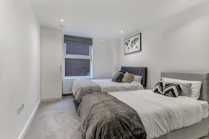 Holiday letting for 3 people in Slough