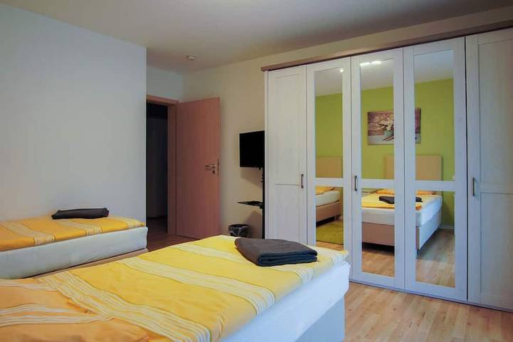 Ferienwohnung für 6 Personen, mit Terrasse und Garten sowie Sauna in Göppingen - 2