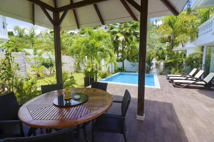 Location de vacances pour 4 personnes, avec jardin et piscine dans Beau Vallon - 4