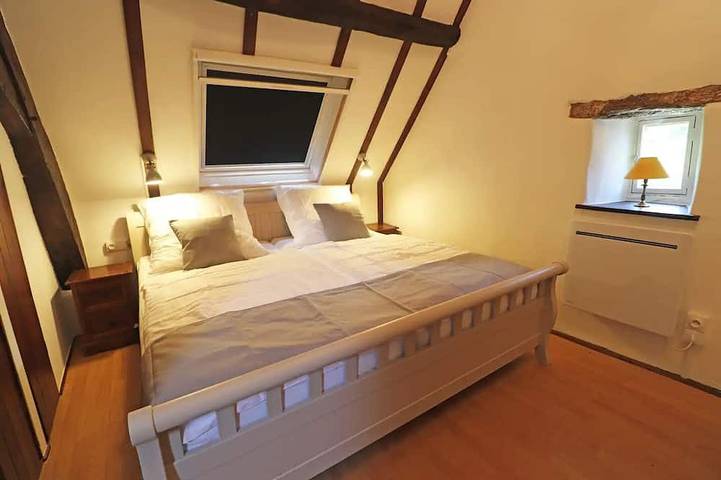 Location de vacances pour 8 personnes, avec terrasse et jardin, animaux acceptés à Dompierre-les-Églises - 4