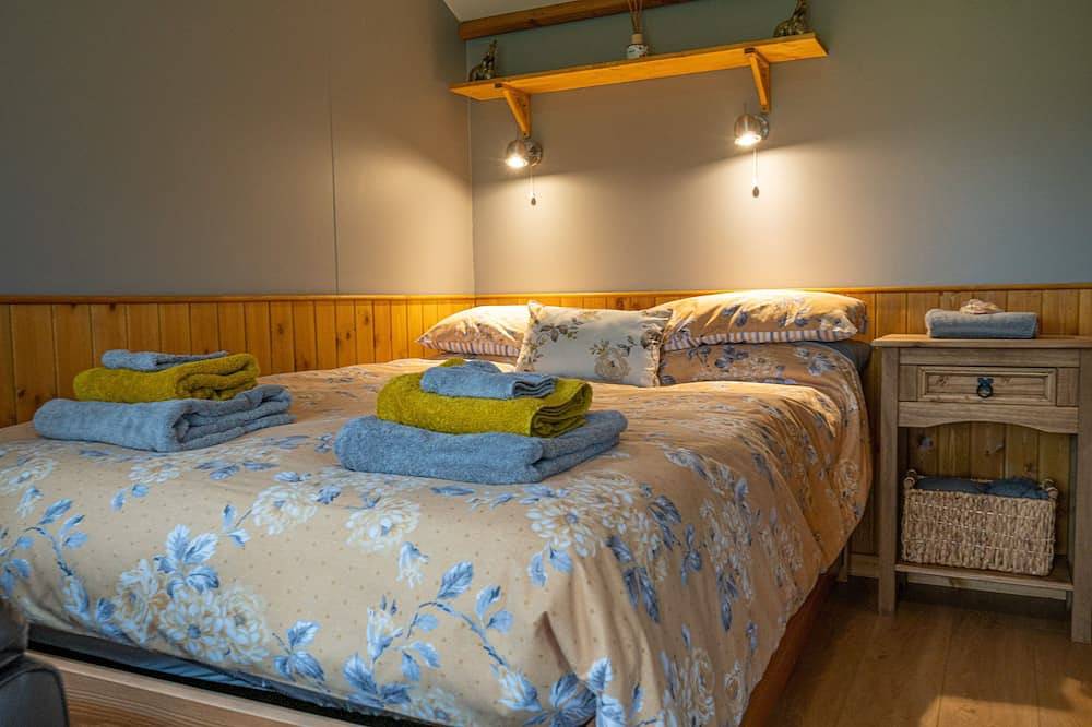 The Ash Shepod - Smardale Mill - Fabulous glamping pod/shepherds hut, sleeps 4 guests  in 1 room in Yorkshire Dales National Park