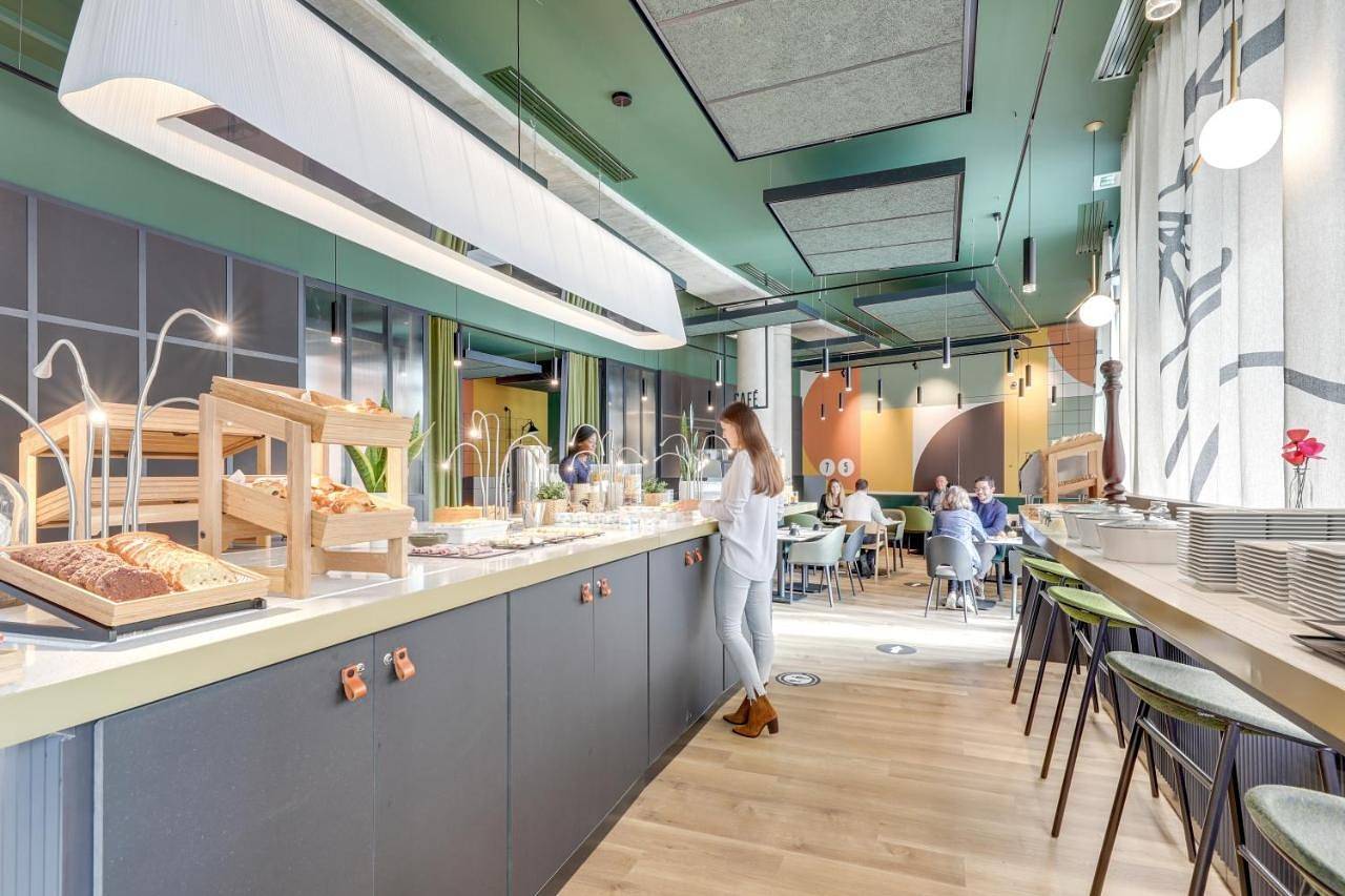 Hôtel pour 3 personnes avec piscine in Paris 12e Arrondissement, Paris