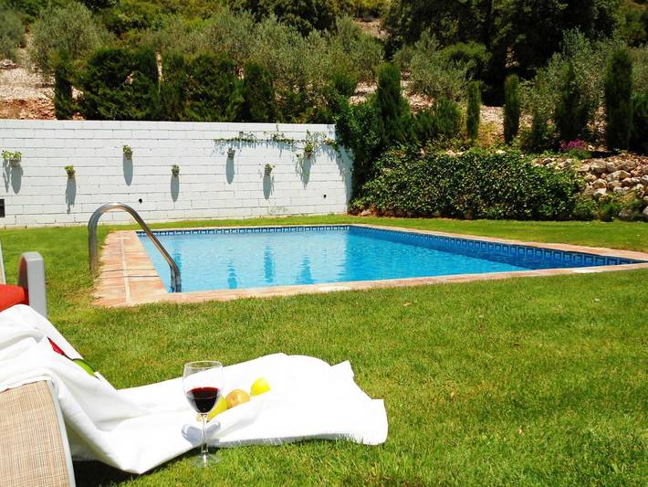 Alquiler vacacional para 4 personas, con terraza además de jardín y piscina, Familias con niños en Antequera