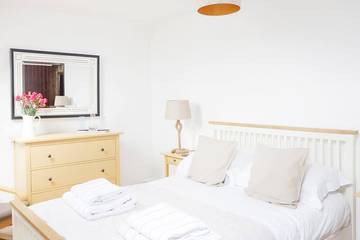 Log Cabin for 4 People in Padstow, Cornwall, Photo 1