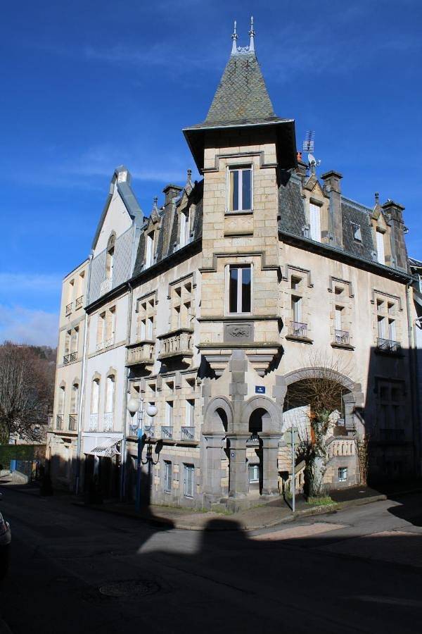 Chambre d’hôte pour 15 personnes, avec Balcon et Sauna à La Bourboule