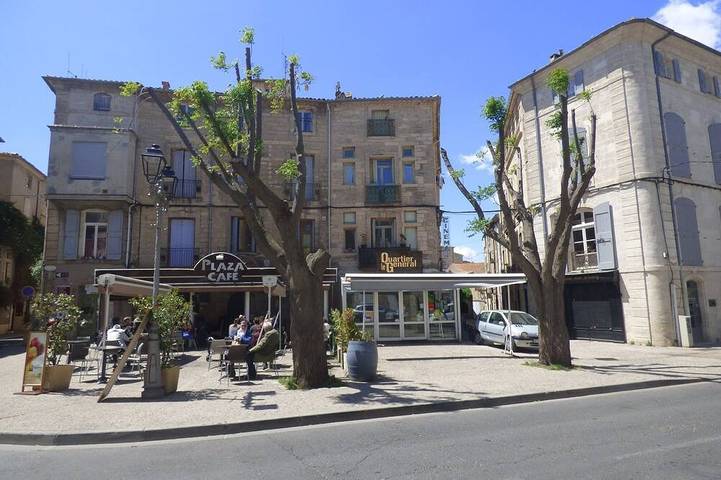 Entire apartment, Apartment (44 m²), first floor, 1st floor, 1 bedroom, balcony, optional garage. in Pézenas, Mediterranean Coast (France)