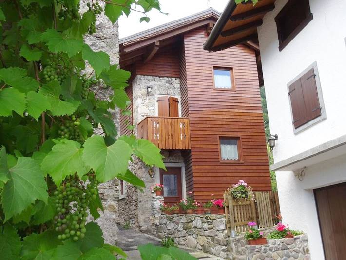 Gîte pour 6 personnes, avec Balcon ainsi que Terrasse et Vue à Arta Terme