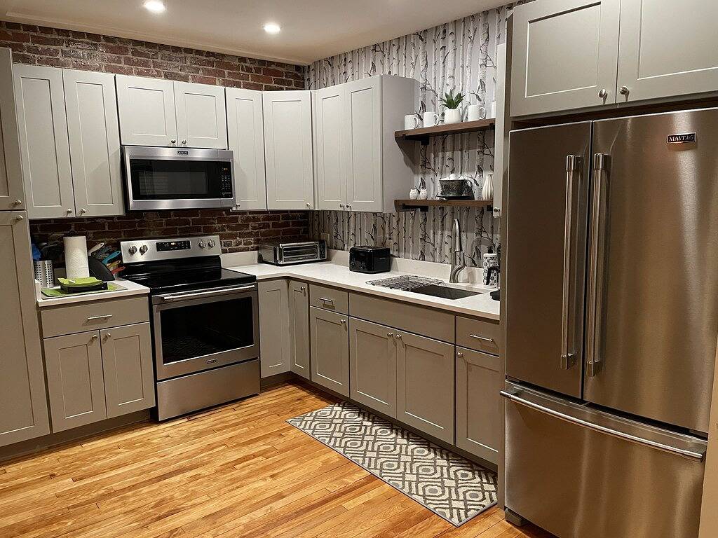 Ganze Wohnung, Large 2 Bedroom 1 Bath Apartment right on Main Street in Downtown Ellsworth. in Ellsworth, Hancock County