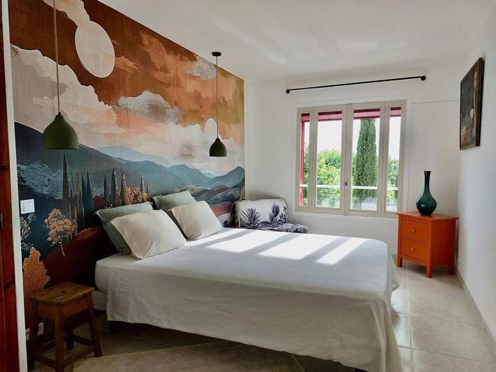 Location de vacances pour 4 personnes, avec jardin ainsi que vue et piscine, animaux acceptés à Flassan