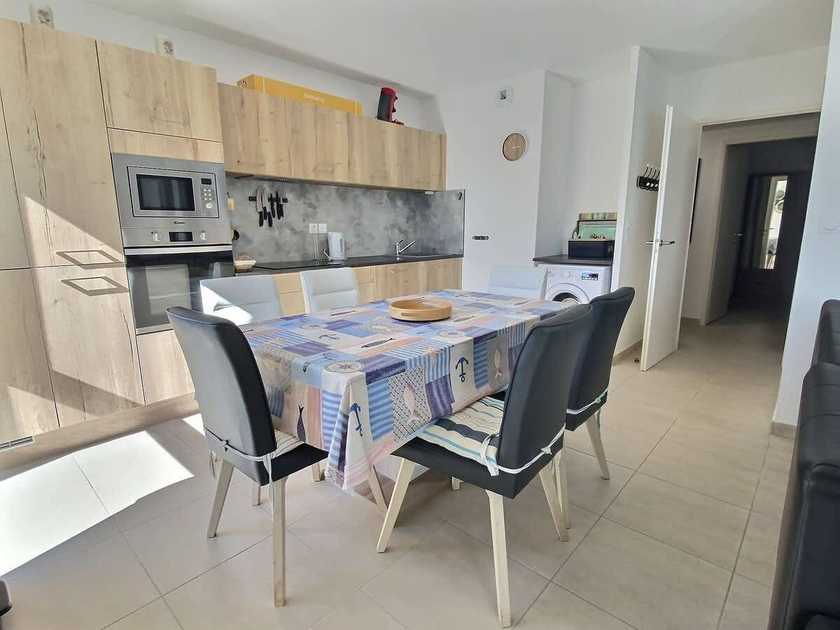 Entire apartment, Loggia Verde -Cosy apartment with terrasse 450m fr in Sérignan, Côte d'Améthyste