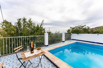 Gîte pour 6 personnes, avec piscine et terrasse à Casarabonela