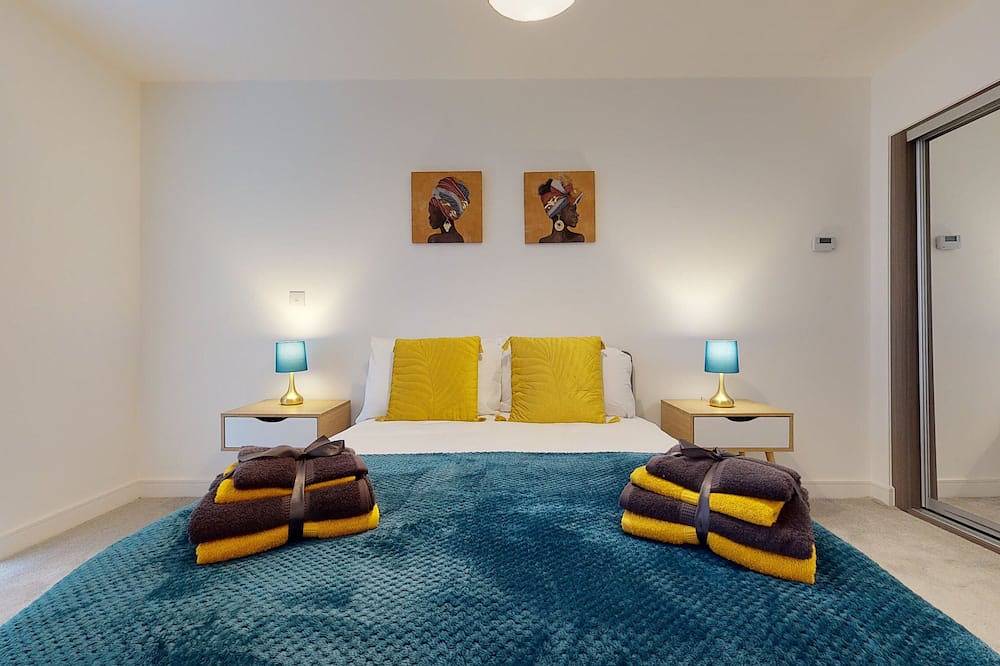 Entire apartment, Luxury 2 Bed Apartment with Parking 18 mins from London in Swanscombe and Greenhithe, Dartford