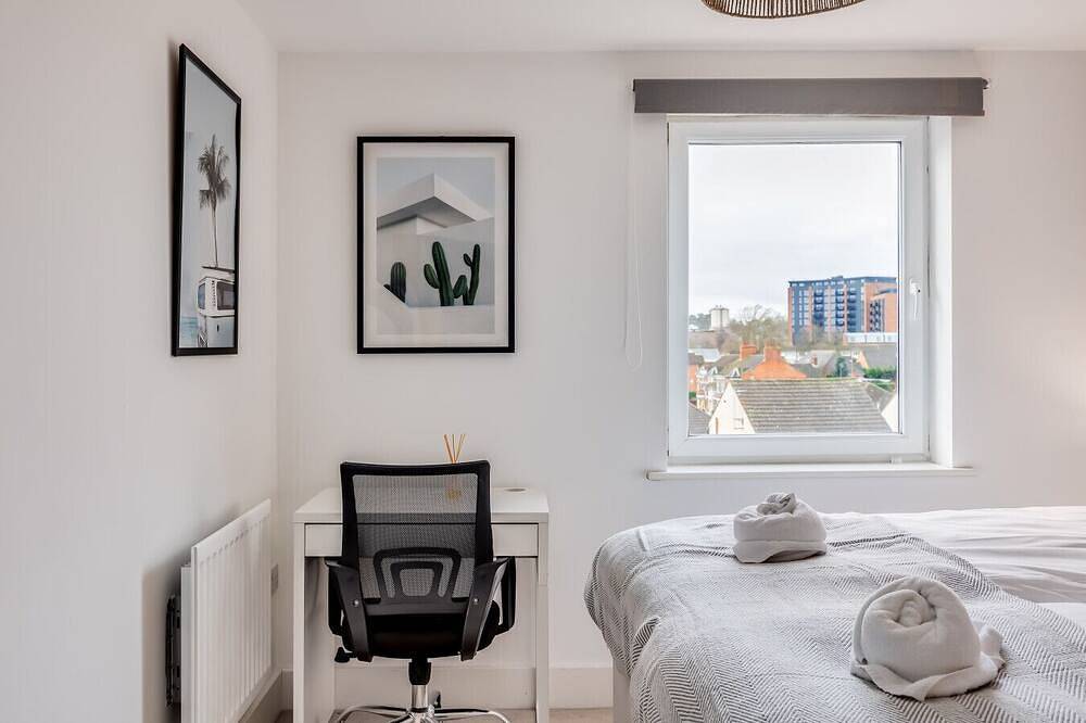 Charming Apartment • Balcony • Parking • Fast Wifi • Smart Tv in Milton Keynes, Südostengland