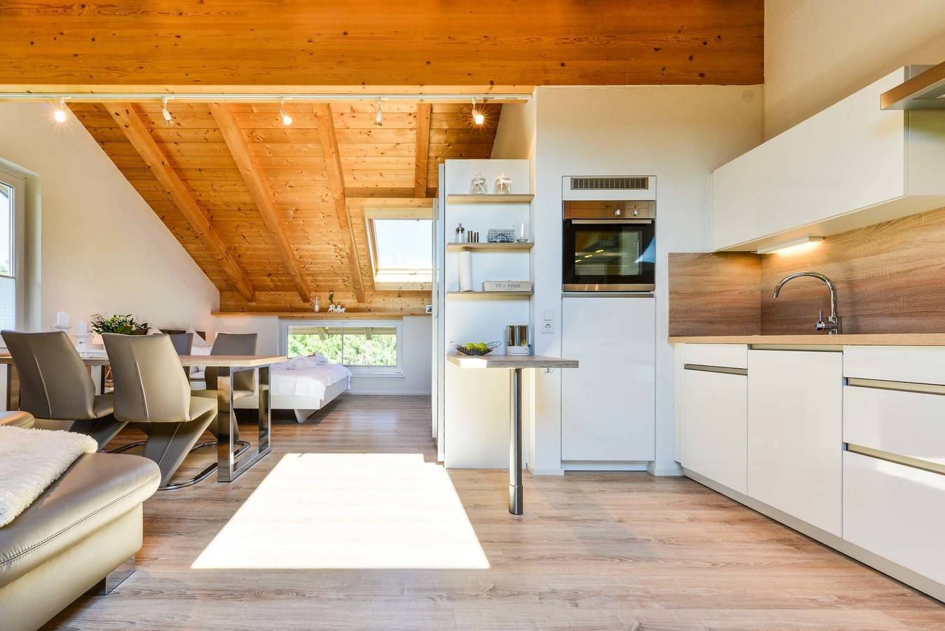 Ganze Ferienwohnung, 5 Sterne Ferienwohnung am See, Wohnung 3 in Böbing, Romantische Straße