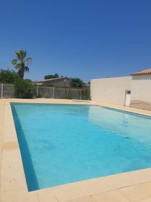 Appartement entier, Two-Bedroom Apartment in Gallargues-le-Montueux, Côte méditerranéenne (France)