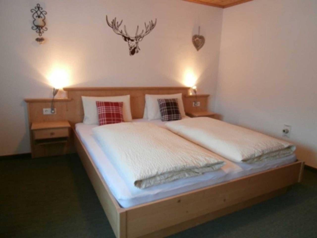 Ganze Ferienwohnung, Haus Lorenz - Doppelzimmer Berggeflüster in Grän, Allgäuer Alpen (Österreich)