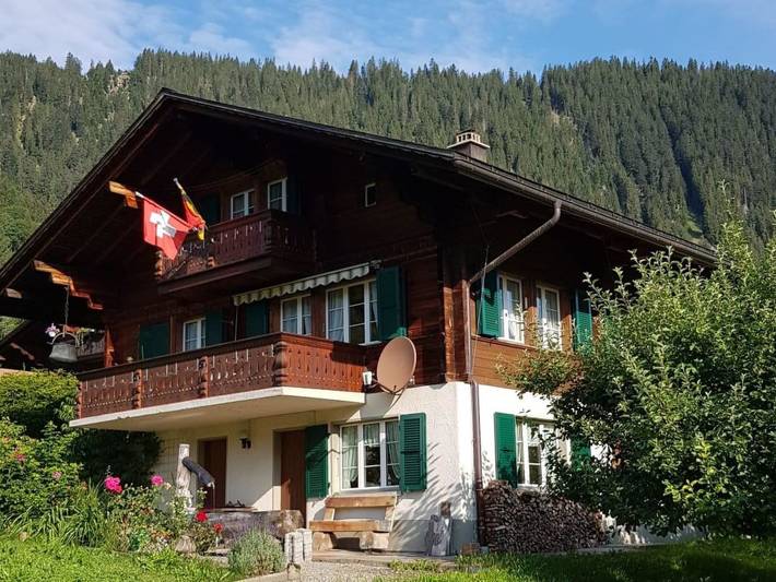 Hütte für 4 Personen, mit Balkon im Berner Oberland - 2