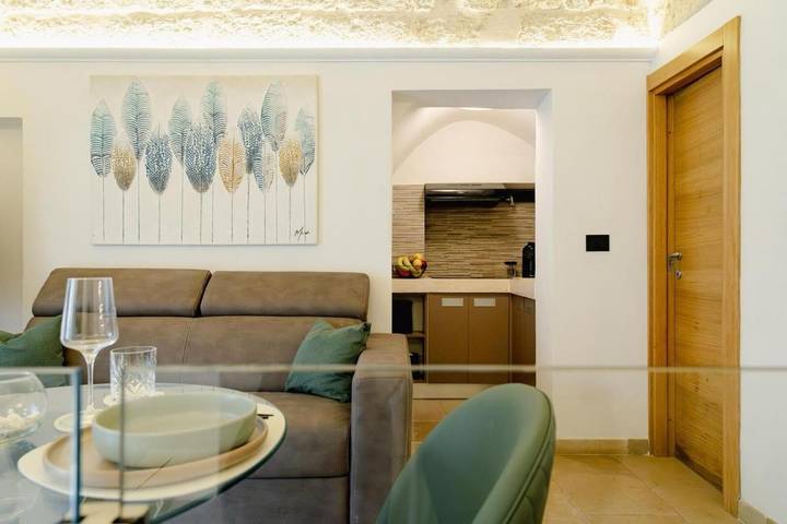 Holiday Home 'La Maison - Private Wellness -suite' with Balcony, Wi-Fi and Air Conditioning in Ostuni, Salento