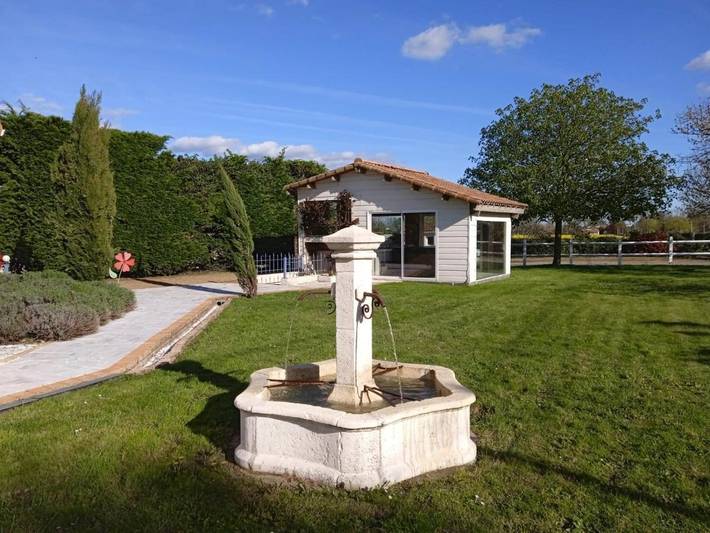 Chambre d’hôte pour 4 personnes, avec jardin ainsi que jacuzzi et terrasse à Le Boupère - 3