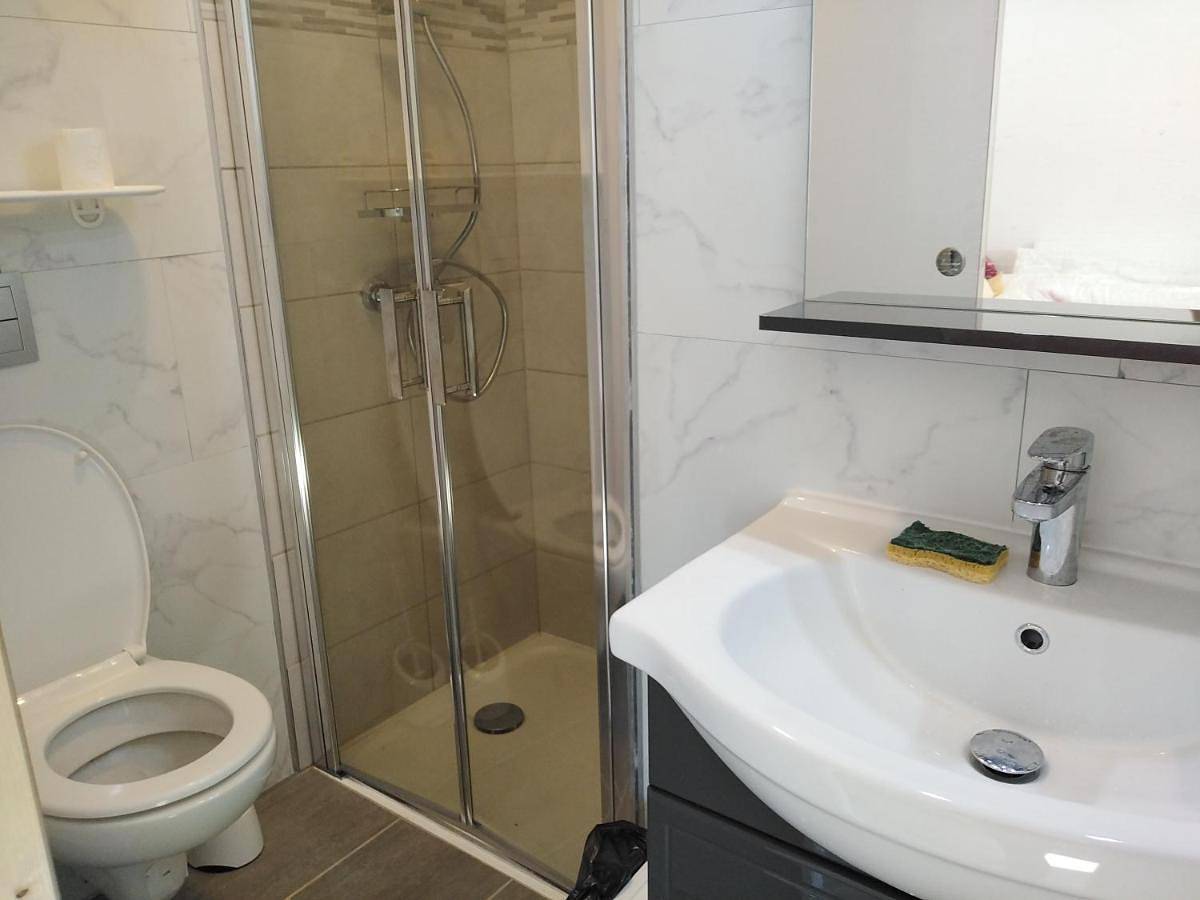Appartement entier, One-Bedroom Apartment in Douarnenez, Région de Quimper