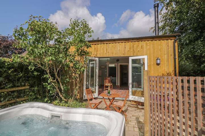 Gîte pour 2 personnes, avec jacuzzi et jardin - 1