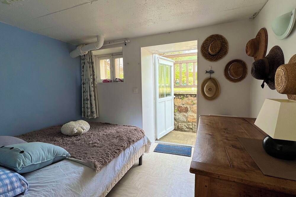 Beautiful family seaside villa 200m from the beach in Jullouville, Côte de la Déroute