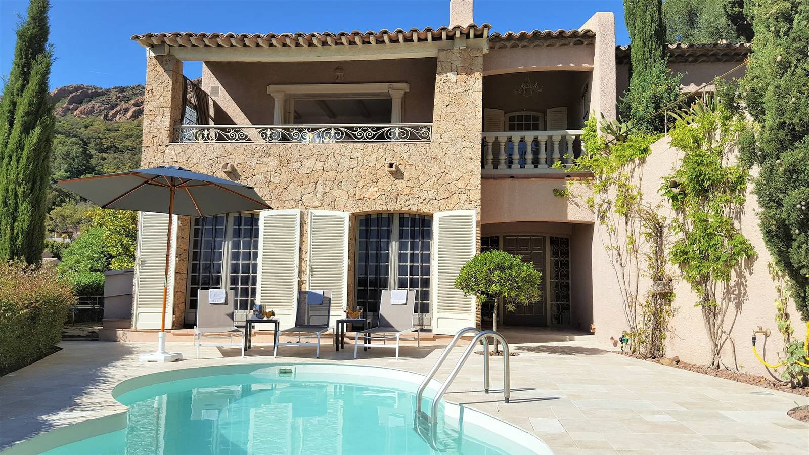 Villa Aurélie Sea View, 500m To Beach And Shops in Saint-Raphaël, Middellandse Zeekust (Frankrijk)