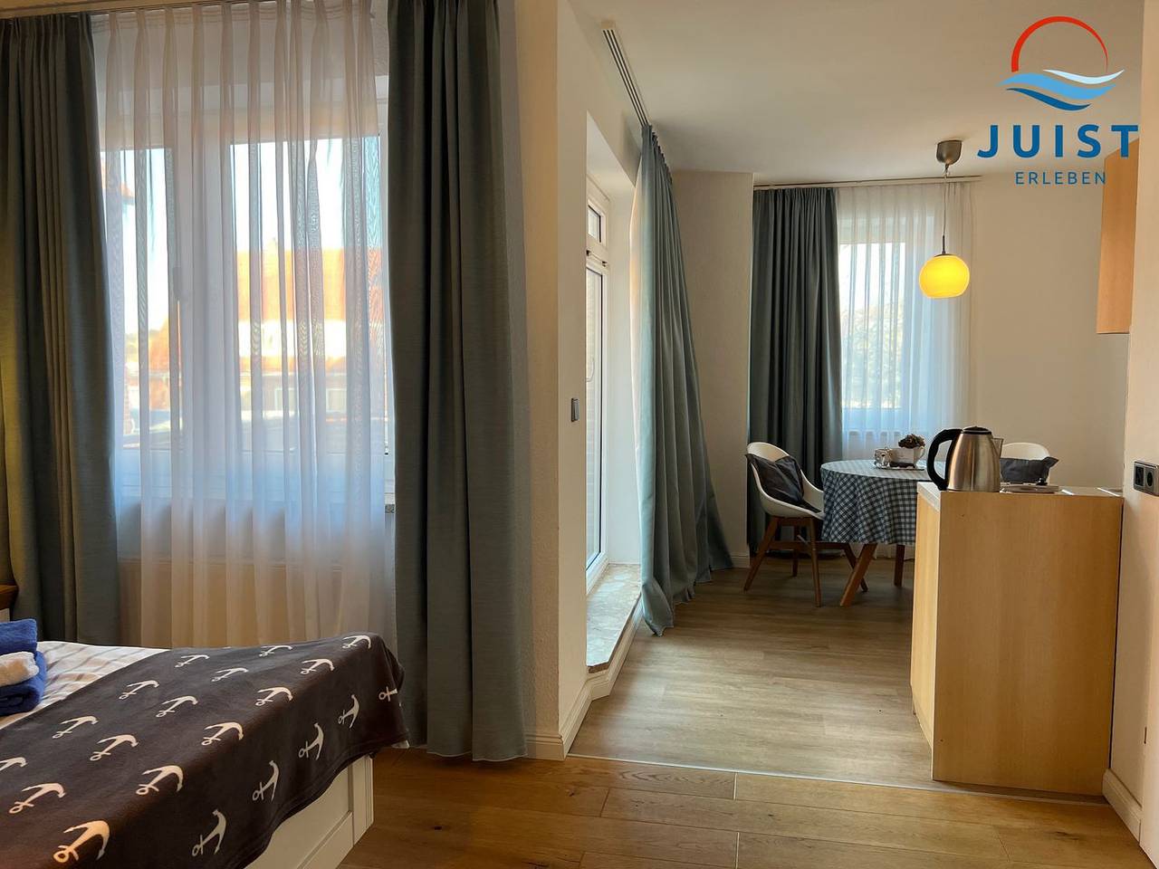 Ferienwohnung mit Küchenzeile und Balkon, ideal für Paare, direkt am Wattenmeer in Juist