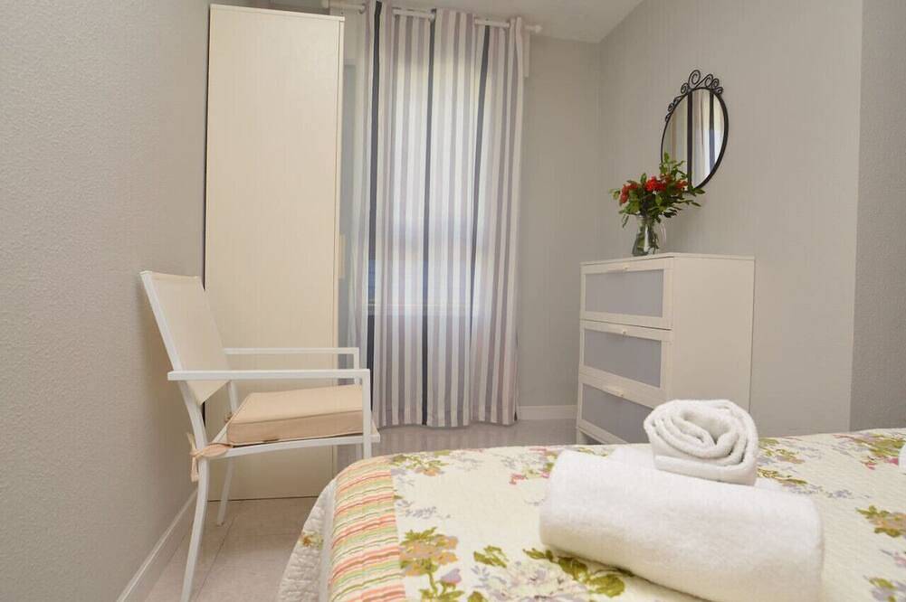 Apartamento entero, Apartamento con piscina y terraza - La Arena 4204 in Arnuero, Costa de Cantabria