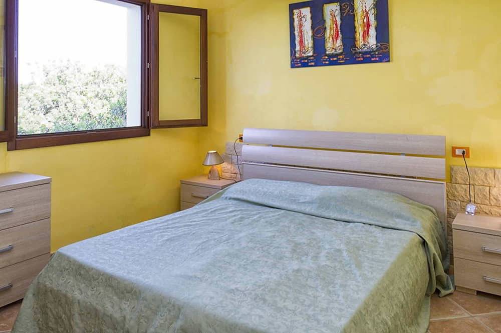 Haus mit privatem Pool und Tennisplatz. Seeblick in Castelsardo, Sassari Provinz