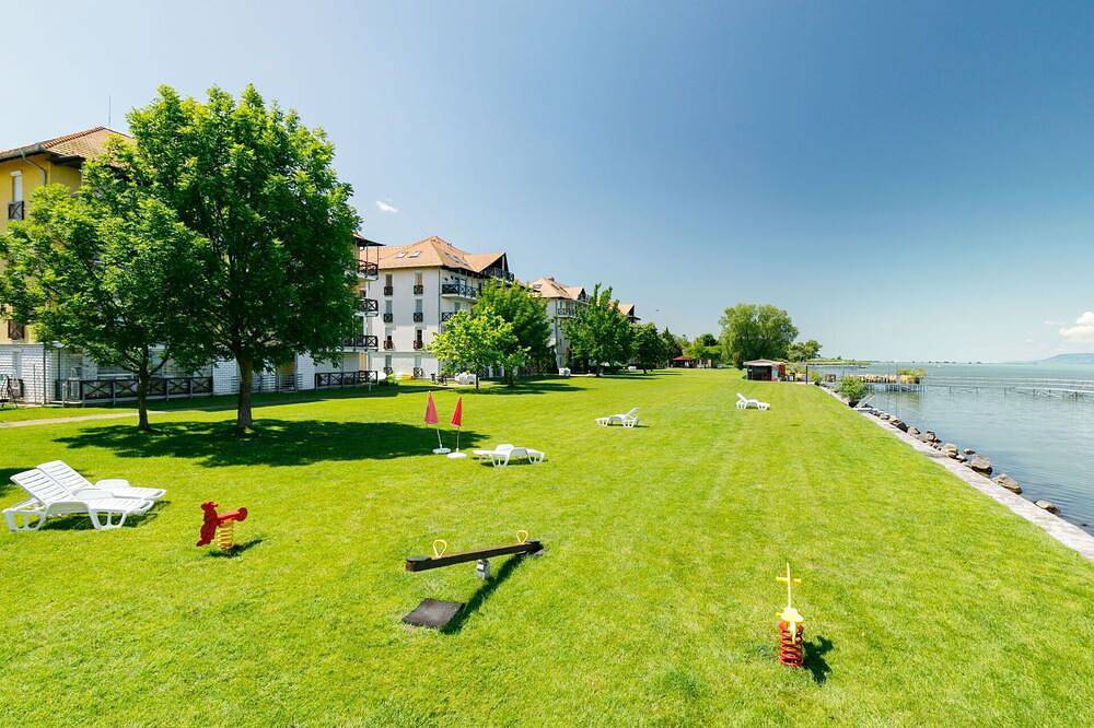Ganze Wohnung, Schöne Wohnung für 5 Gäste mit Klimaanlage,  W-Lan, Tv und Balkon in Balatonőszöd, Plattensee Südufer