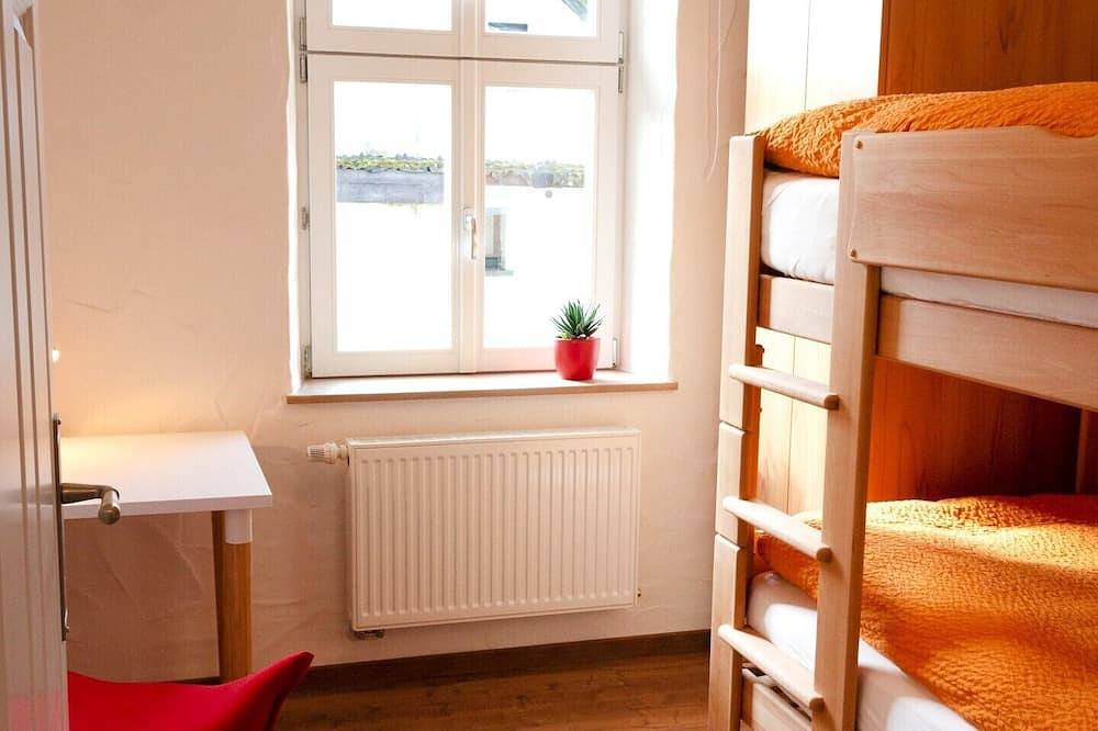 Ganze Wohnung, Moderne Ferienwohnung im liebevoll restaurierten Lothringer Bauernhaus in Beckingen, Saar-Nahe-Bergland