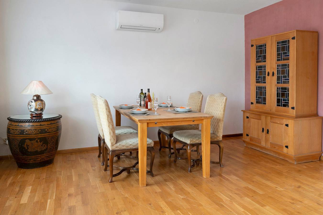 Ganze Wohnung, Moderne Ferienwohnung 'Ahorn' mit Terrasse, Garten und Wlan in Altstadtnähe in Ettlingen, Rheinebene