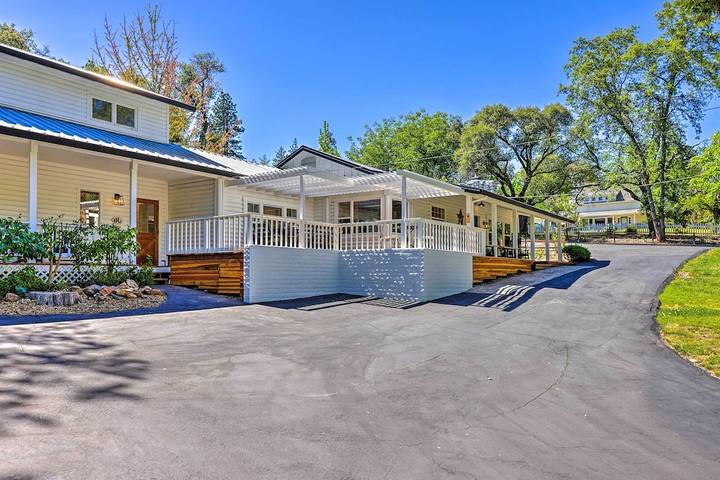 Vacation rental for 13 people, with terrace and yard in Murphys