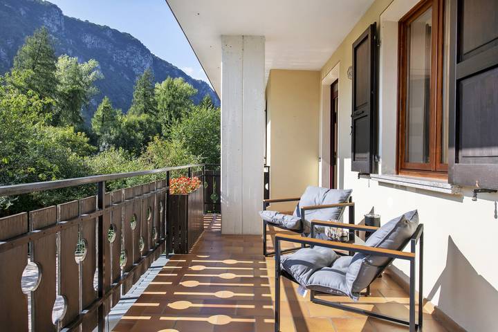 Ferienwohnung für 8 Personen, mit Balkon am Gardasee