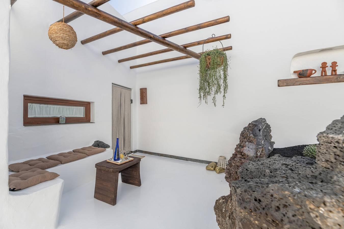 Apartamento entero, Apartamento vacacional 'Rumor del Mar' con vistas al mar, wifi y aire acondicionado in Punta de las Mujeres, Haría