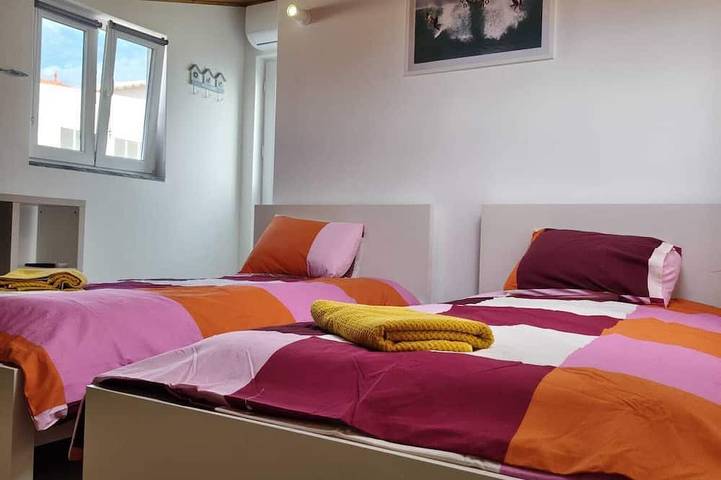 Charming 1-bedroom house with Ac in lovely Peniche and a swimming pool. in Peniche, Leiria District