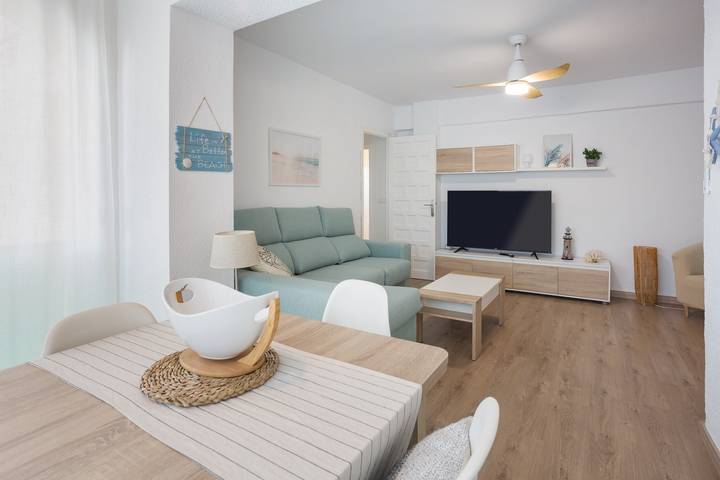 Apartamento entero, Apartamento 'Urbanización Golden Park' con vistas a la montaña, piscina compartida y terraza privada in El Palmar, Costa Blanca