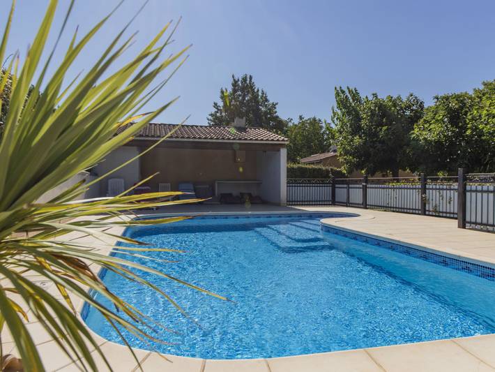 Location de vacances pour 6 personnes, avec jardin ainsi que bassin pour enfant et terrasse à Monteux - 2