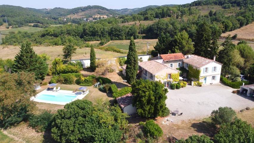Appartement de vacances pour 2 personnes, avec piscine ainsi que terrasse et vue