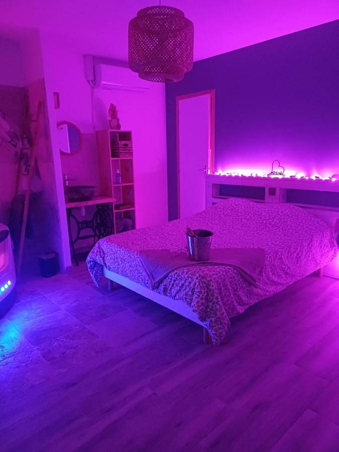 Maison d’hôte pour 2 personnes, avec jacuzzi et piscine ainsi que terrasse et jardin dans la Drôme - 4