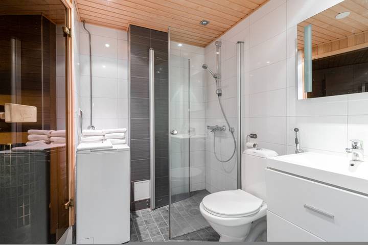 Ganze Wohnung, Top Location 1Br Apt | Private Sauna | Sleeps 8 | "Koskipuisto" in Pirkanmaa