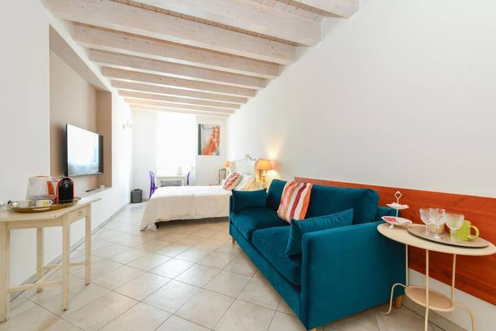 Chambre d’hôte pour 2 personnes, avec vue ainsi que terrasse et vue sur le lac, animaux acceptés à Sirmione - 3